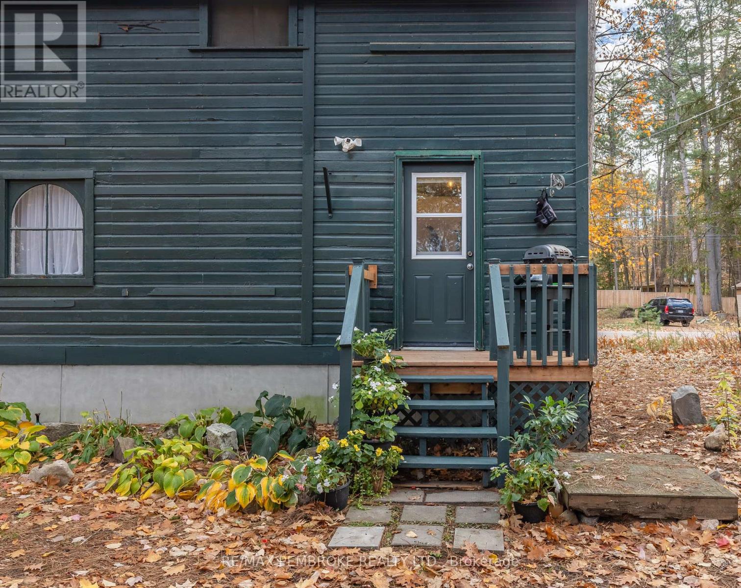 127 Alexandra Street, Petawawa, Ontario  K8H 2R2 - Photo 7 - X12484285