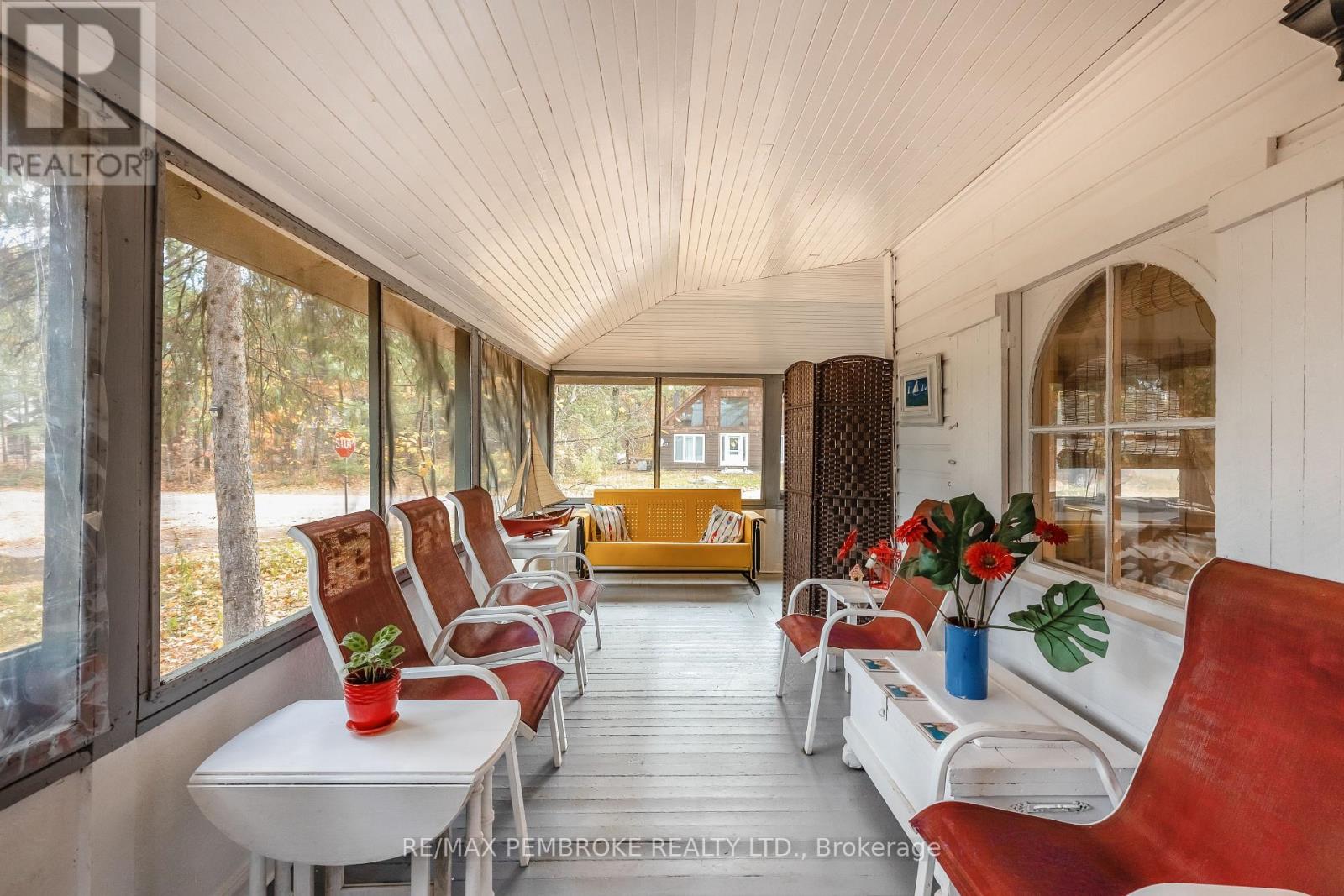 127 Alexandra Street, Petawawa, Ontario  K8H 2R2 - Photo 8 - X12484285