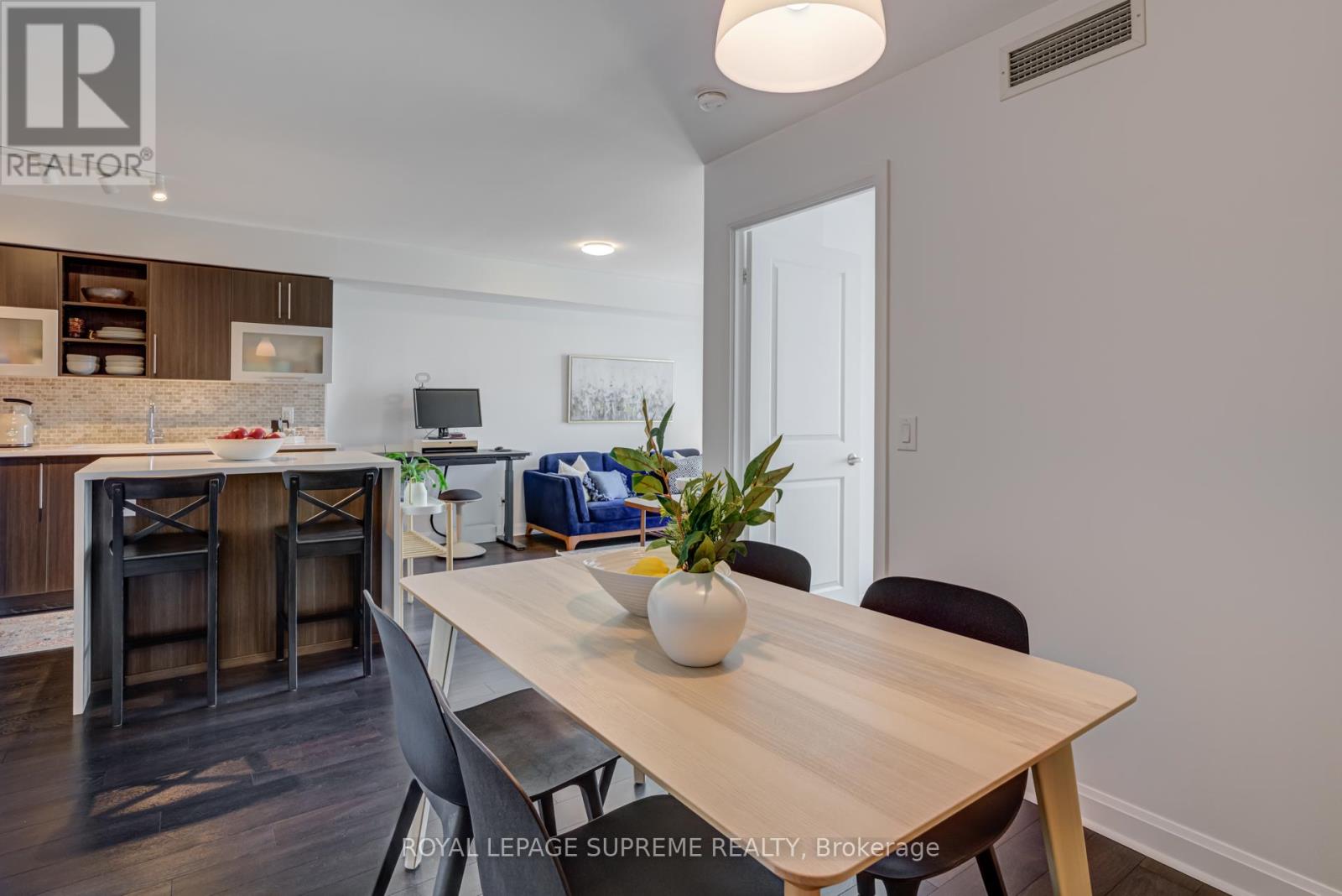 1906 - 1 Michael Power Place, Toronto (Islington-City Centre West), Ontario  M9A 0A1 - Photo 13 - W12483128