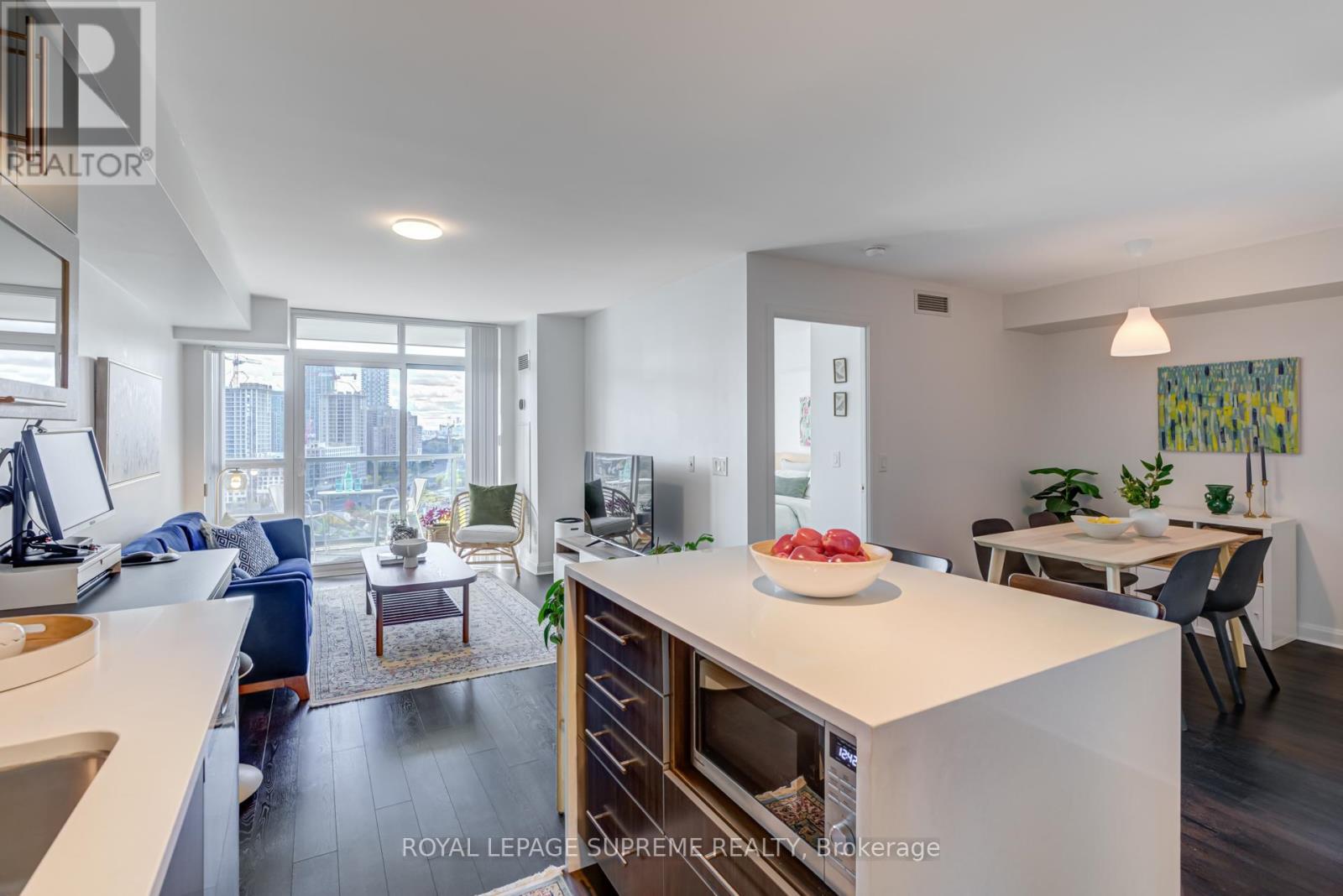 1906 - 1 Michael Power Place, Toronto (Islington-City Centre West), Ontario  M9A 0A1 - Photo 10 - W12483128