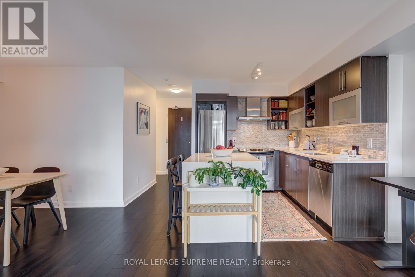 1906 - 1 Michael Power Place, Toronto (Islington-City Centre West), Ontario  M9A 0A1 - Photo 3 - W12483128