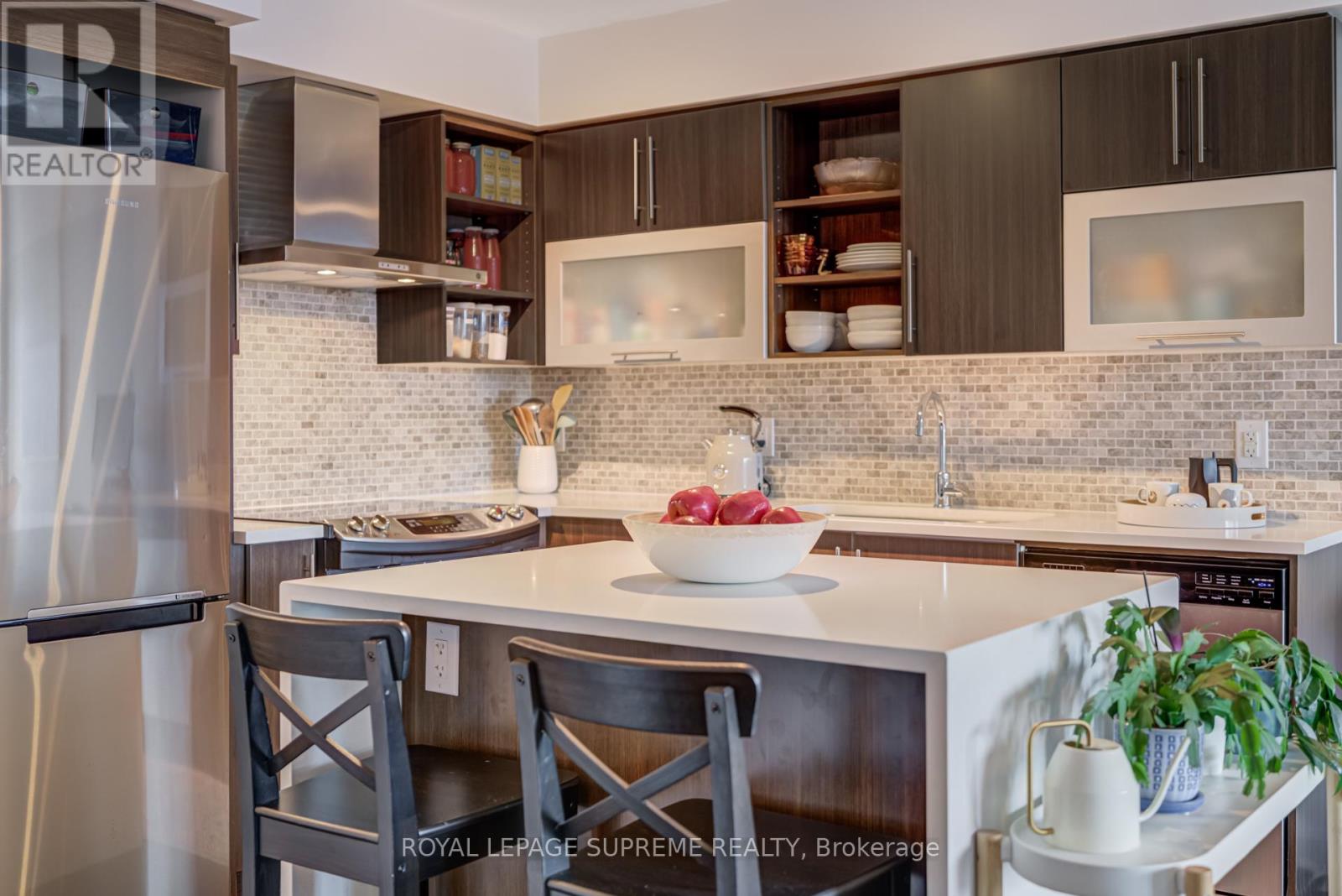 1906 - 1 Michael Power Place, Toronto (Islington-City Centre West), Ontario  M9A 0A1 - Photo 4 - W12483128