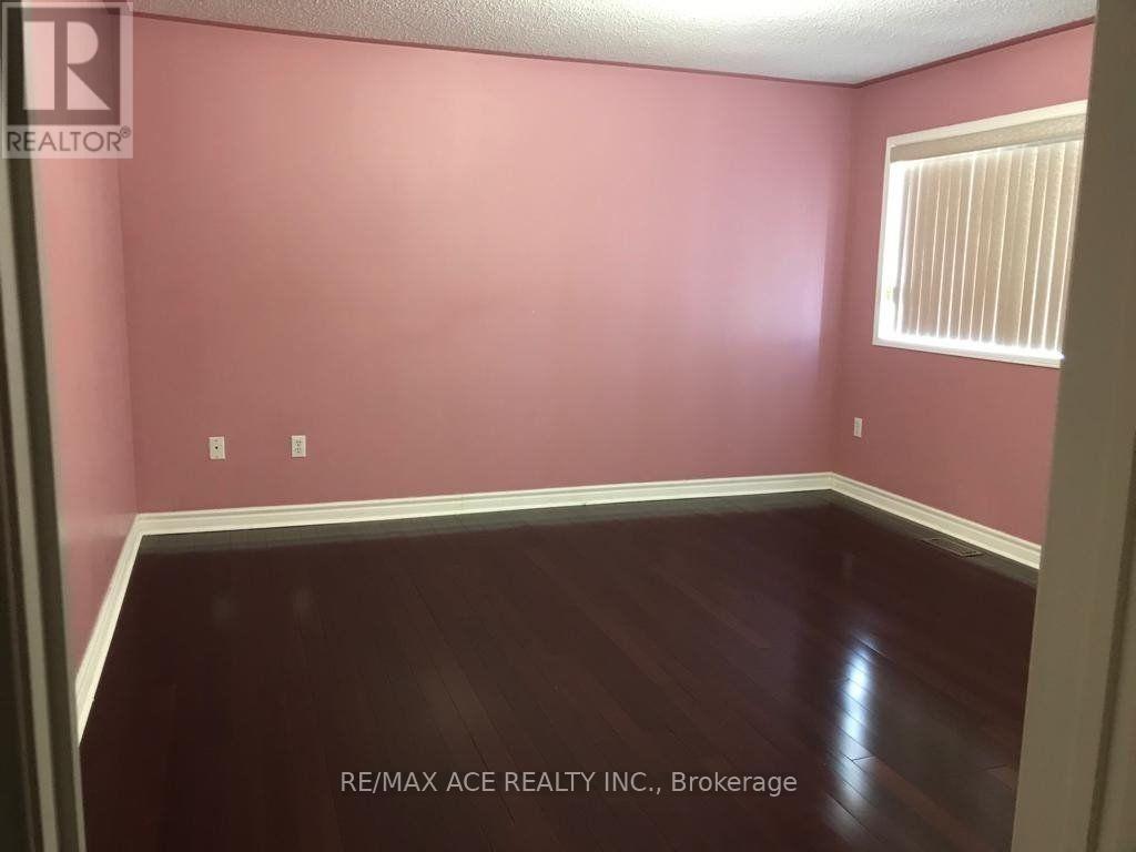 Main - 42 Feather Reed Way, Brampton, Ontario  L6R 3A3 - Photo 15 - W12484143