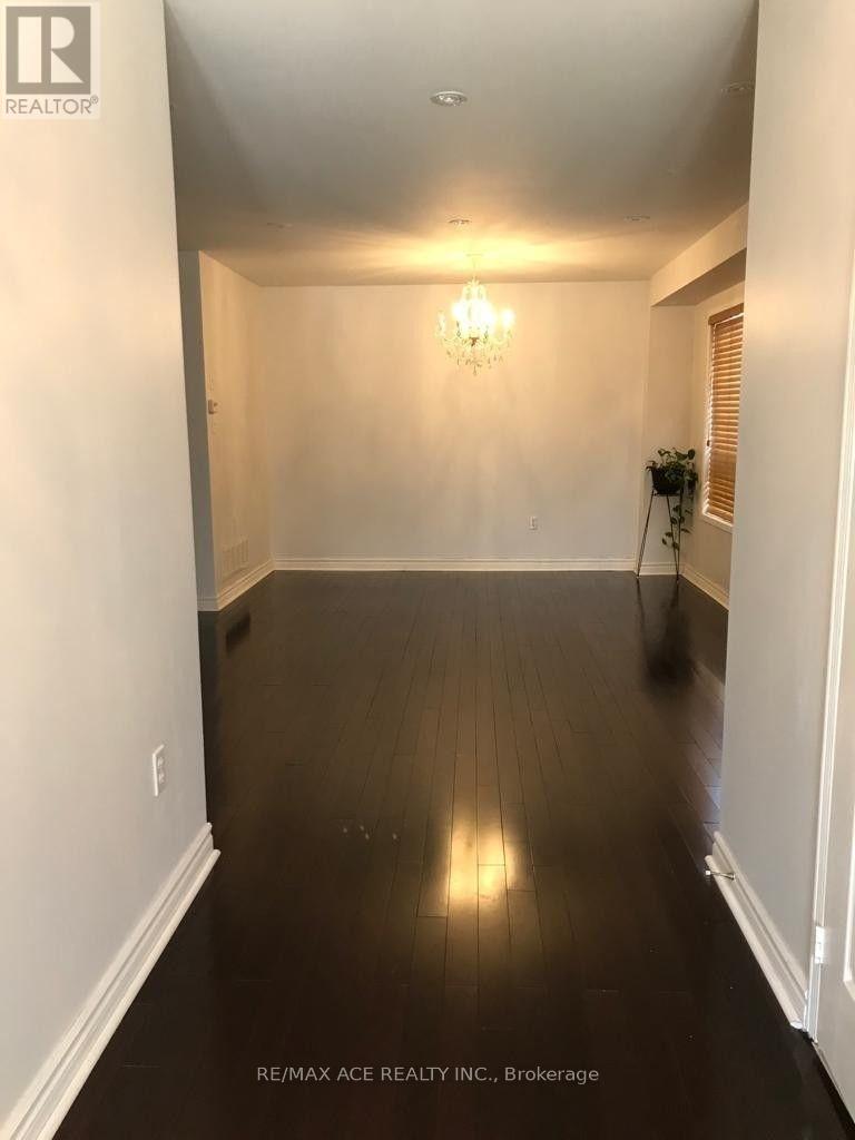 Main - 42 Feather Reed Way, Brampton, Ontario  L6R 3A3 - Photo 13 - W12484143