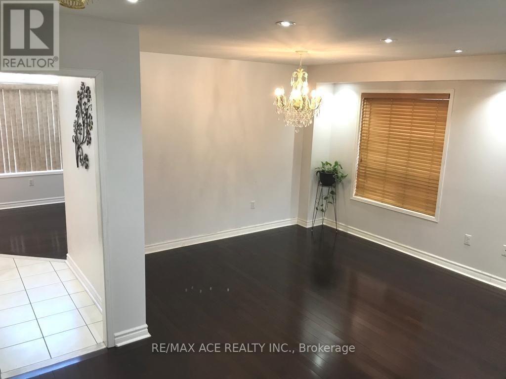 Main - 42 Feather Reed Way, Brampton, Ontario  L6R 3A3 - Photo 3 - W12484143