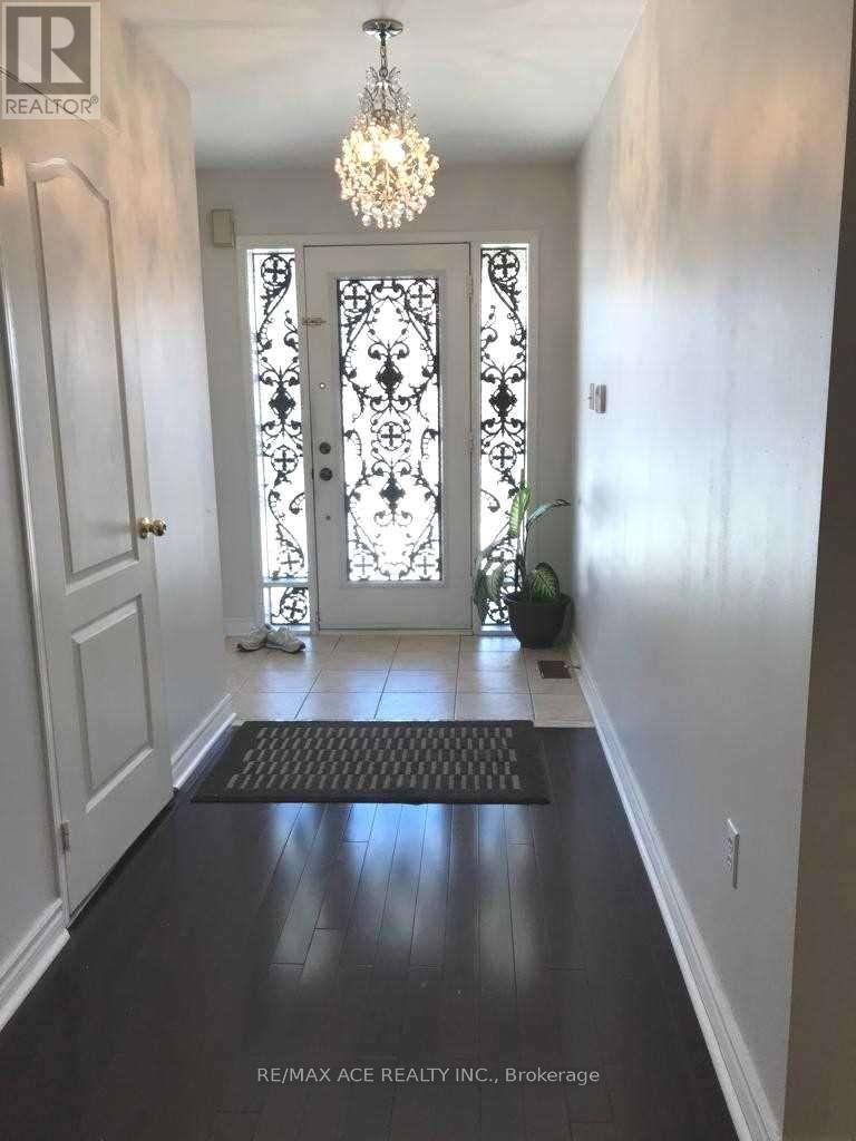 Main - 42 Feather Reed Way, Brampton, Ontario  L6R 3A3 - Photo 2 - W12484143