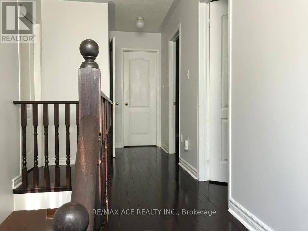 Main - 42 Feather Reed Way, Brampton, Ontario  L6R 3A3 - Photo 10 - W12484143