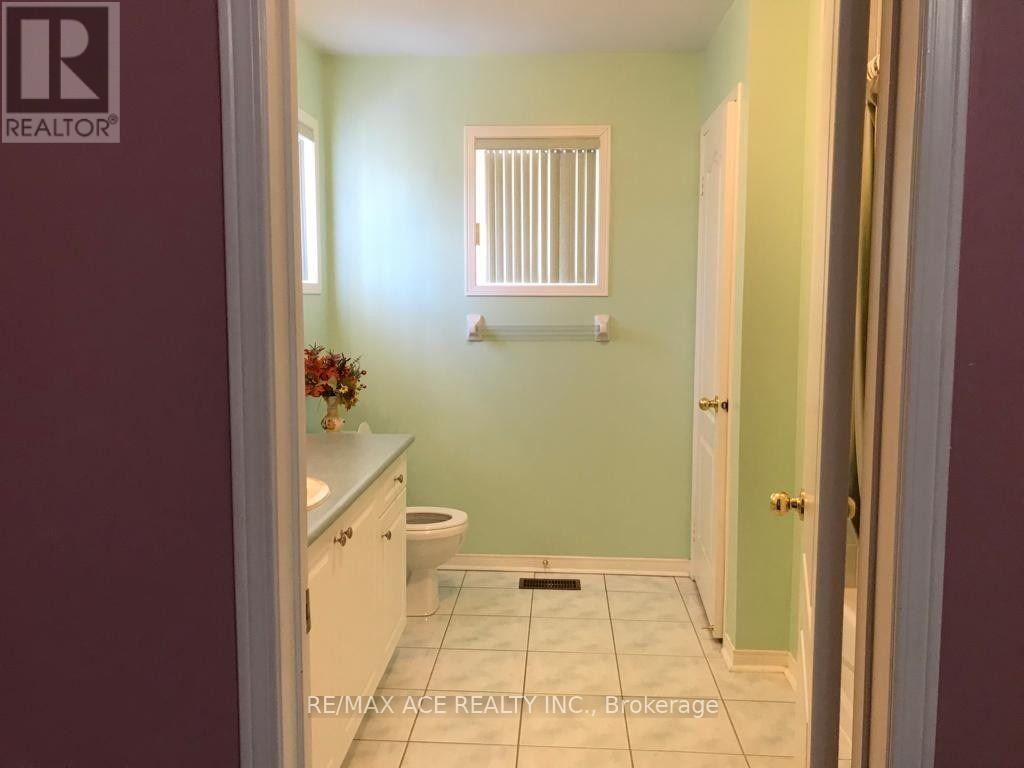 Main - 42 Feather Reed Way, Brampton, Ontario  L6R 3A3 - Photo 14 - W12484143