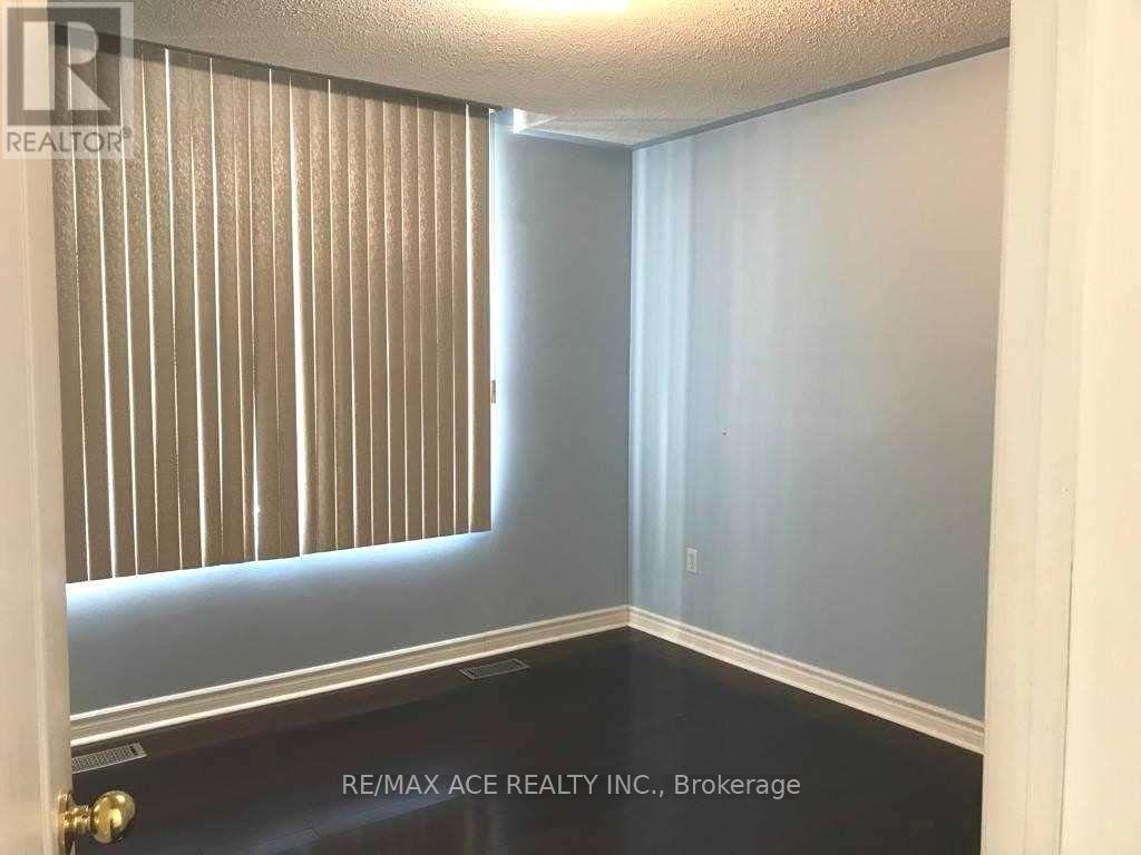 Main - 42 Feather Reed Way, Brampton, Ontario  L6R 3A3 - Photo 12 - W12484143