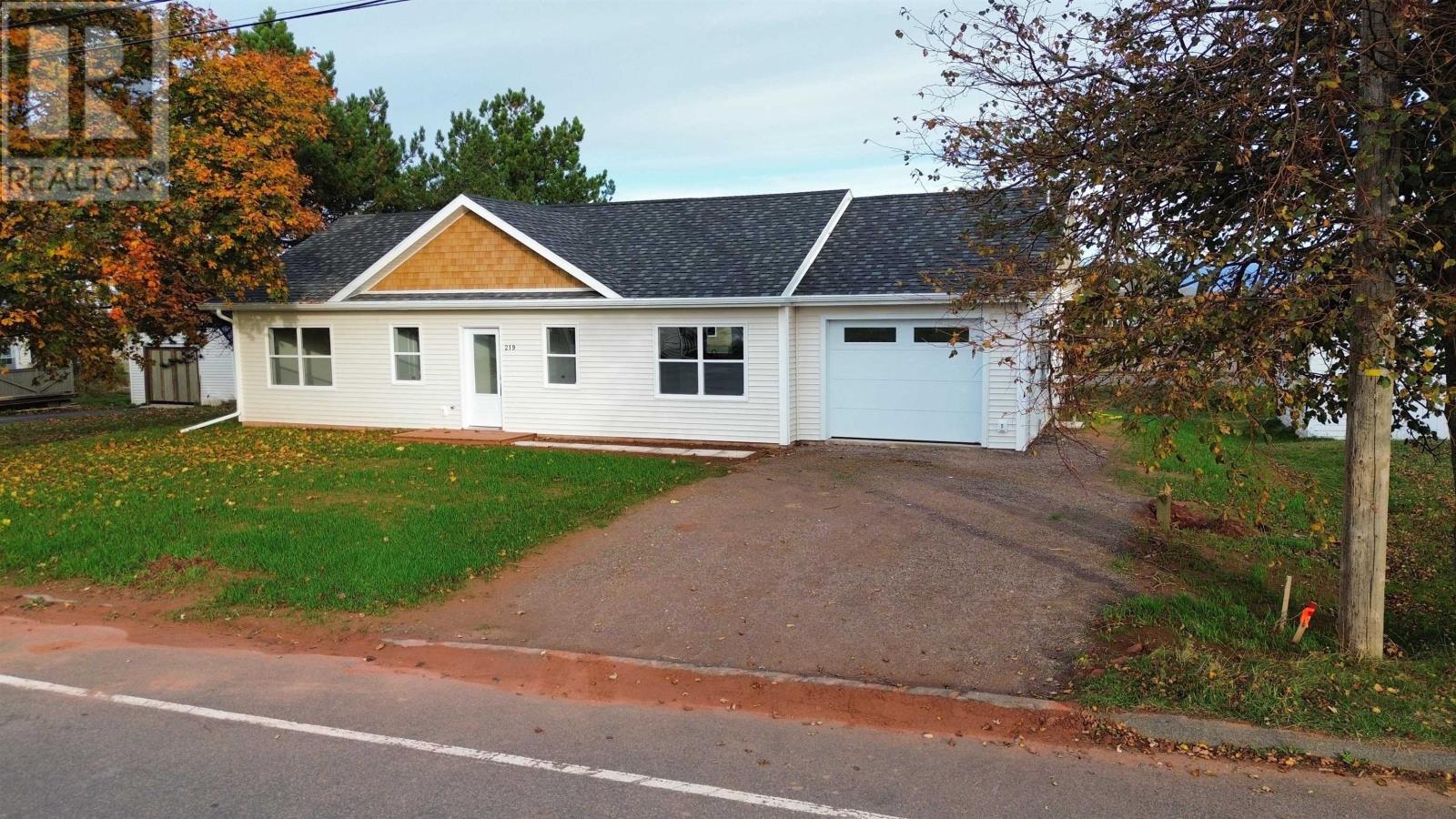 219 Borden Avenue, Borden-Carleton, Prince Edward Island  C0B 1X0 - Photo 4 - 202526698