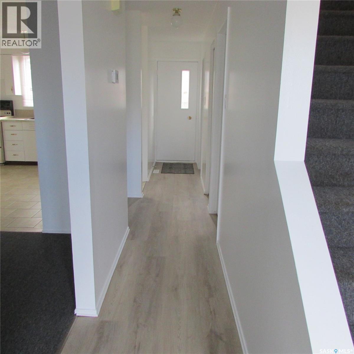 73 Spruceview Road, Regina, Saskatchewan  S4R 0E1 - Photo 5 - SK021800