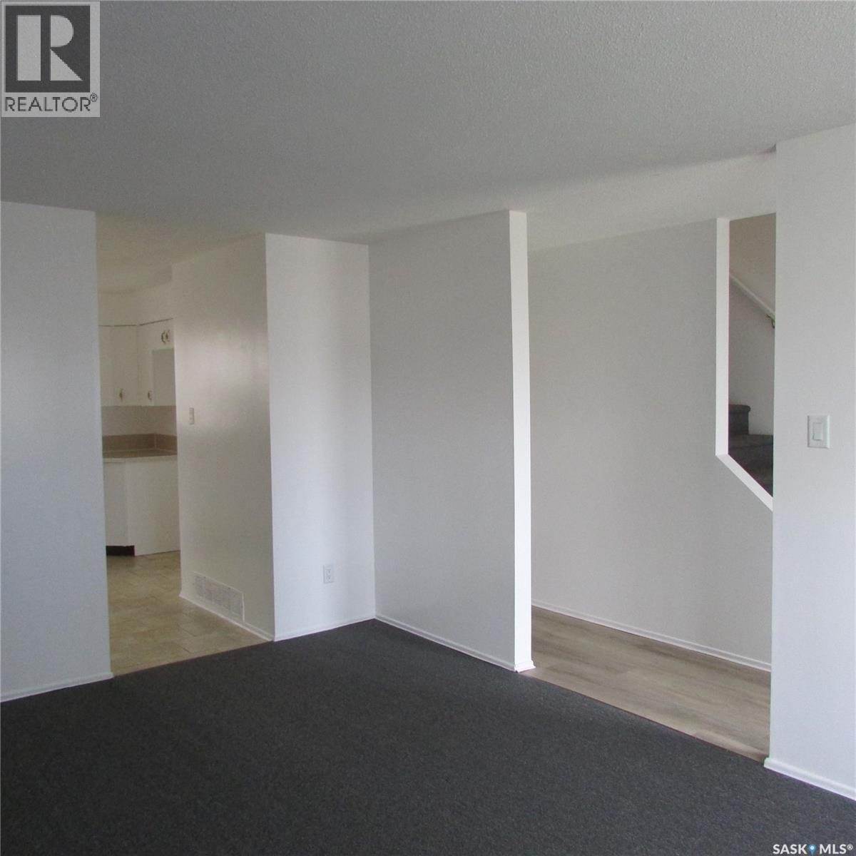 73 Spruceview Road, Regina, Saskatchewan  S4R 0E1 - Photo 7 - SK021800