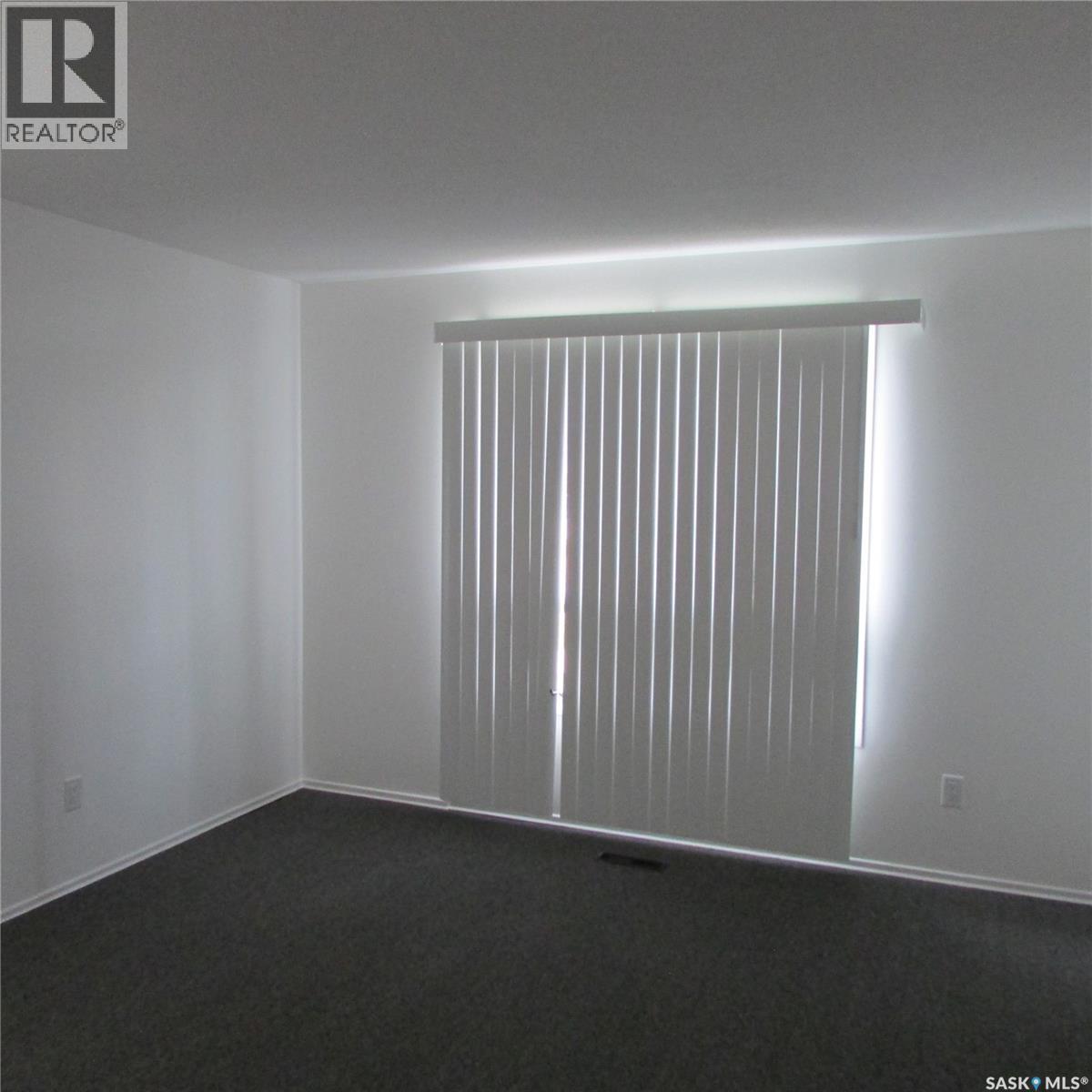 73 Spruceview Road, Regina, Saskatchewan  S4R 0E1 - Photo 8 - SK021800