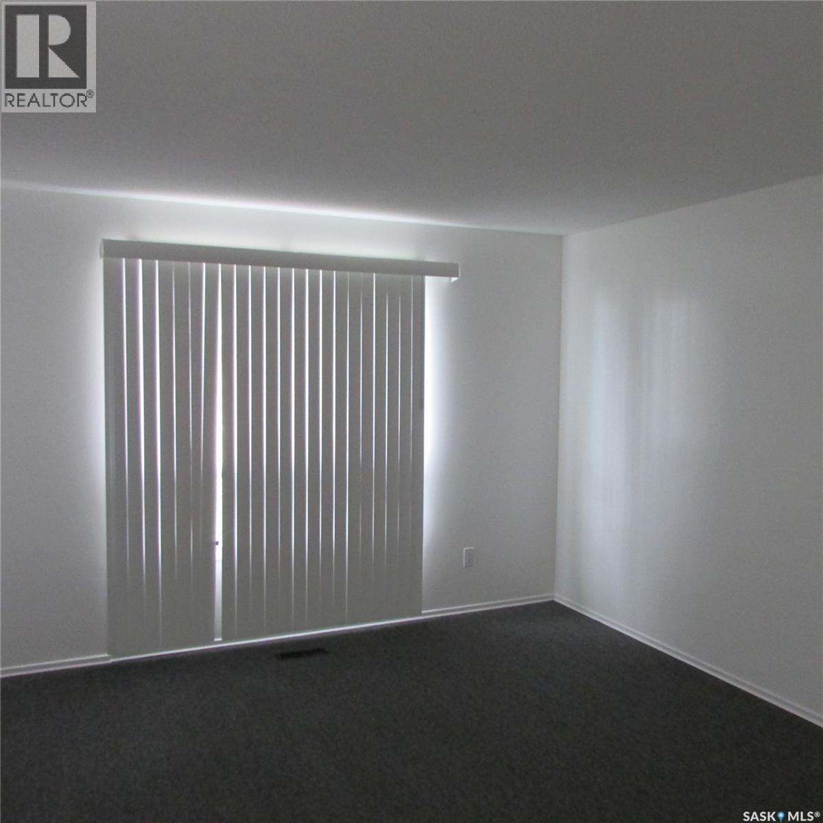 73 Spruceview Road, Regina, Saskatchewan  S4R 0E1 - Photo 6 - SK021800