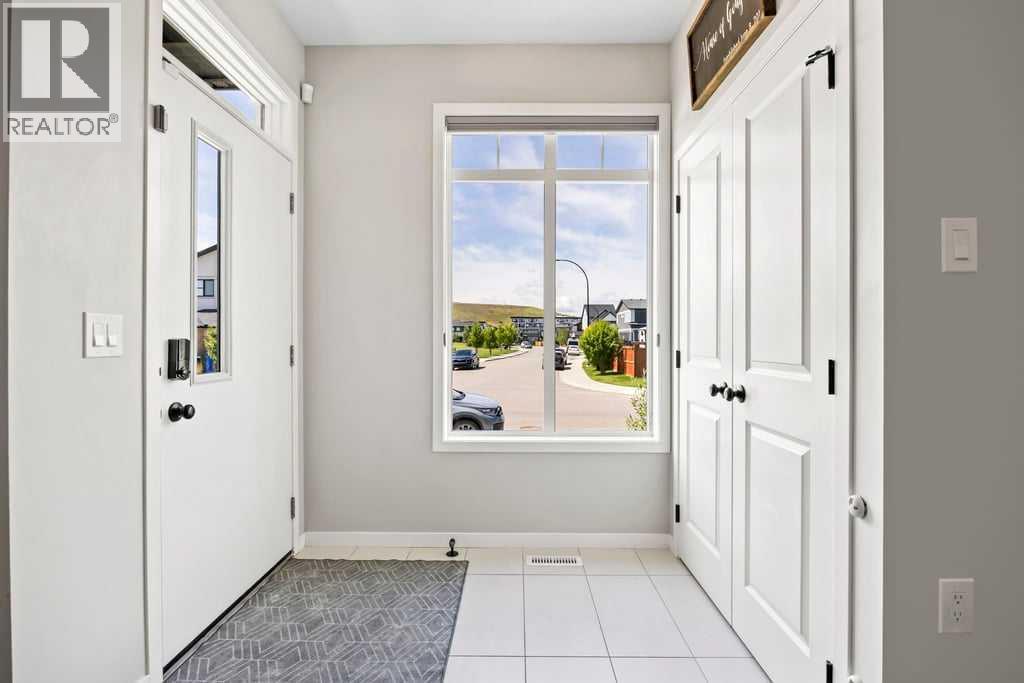 42 Wolf Creek Manor Se, Calgary, Alberta  T2X 3Z8 - Photo 4 - A2261581