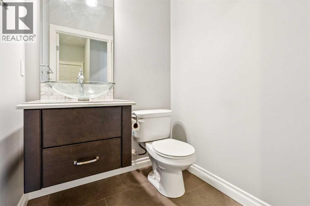 383 Evansglen Drive Nw, Calgary, Alberta  T3P 0P1 - Photo 4 - A2264846