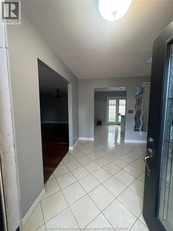123 Hampton Crescent, Windsor, Ontario  N9E 4M5 - Photo 2 - 25027251