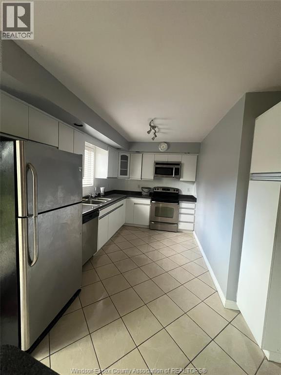 123 Hampton Crescent, Windsor, Ontario  N9E 4M5 - Photo 5 - 25027251