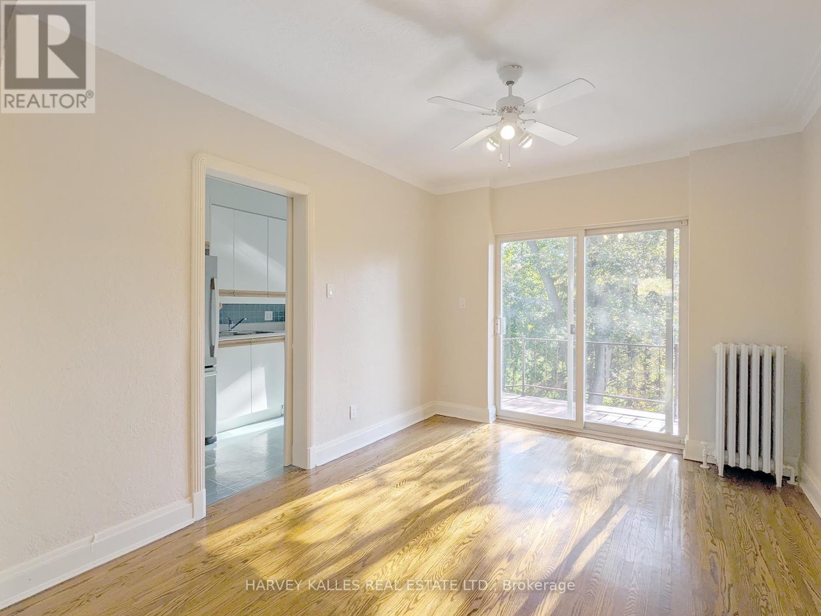 Upper - 95 Chatsworth Drive, Toronto, Ontario  M4R 1R8 - Photo 6 - C12442423