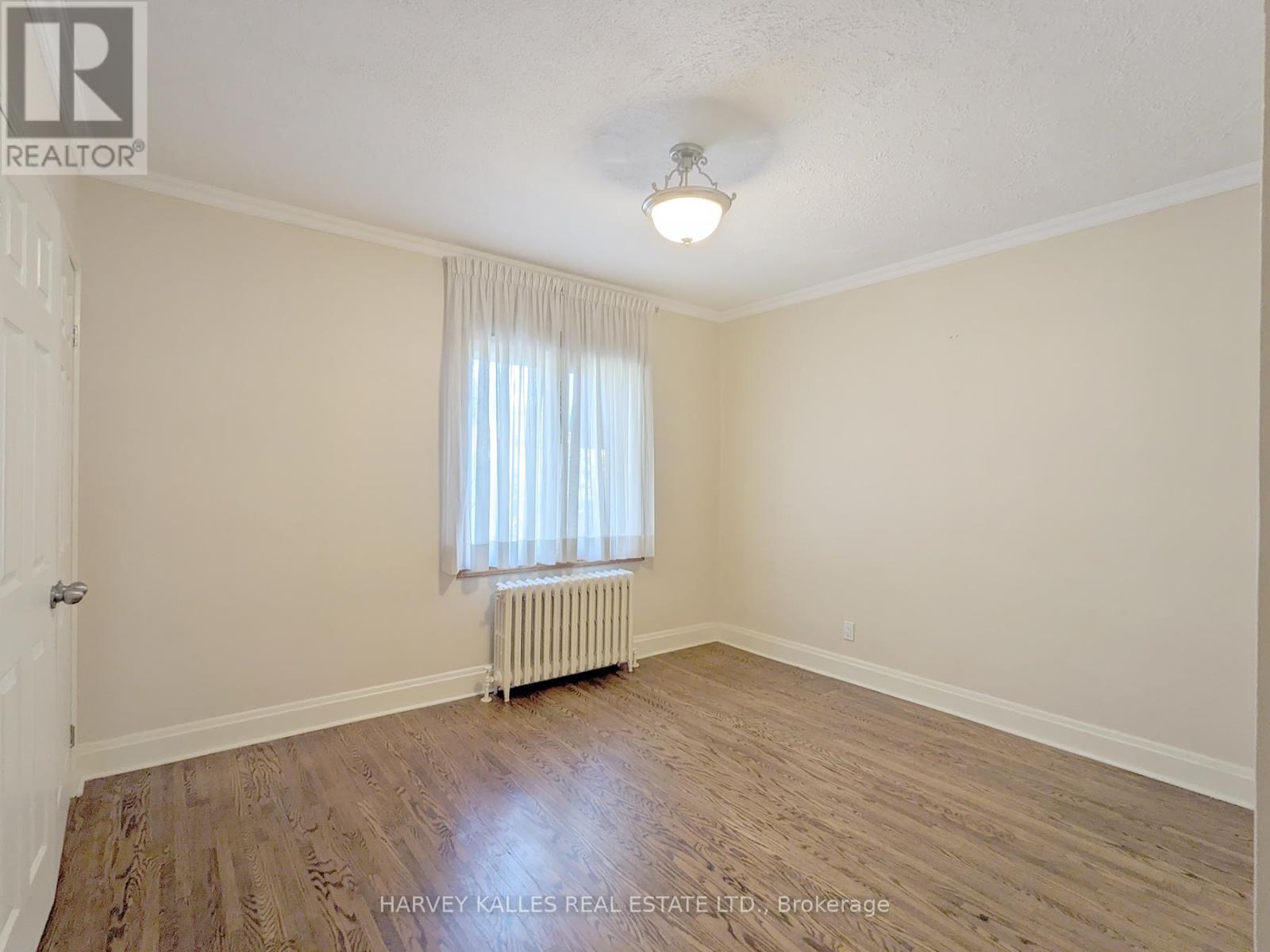 Upper - 95 Chatsworth Drive, Toronto, Ontario  M4R 1R8 - Photo 17 - C12442423