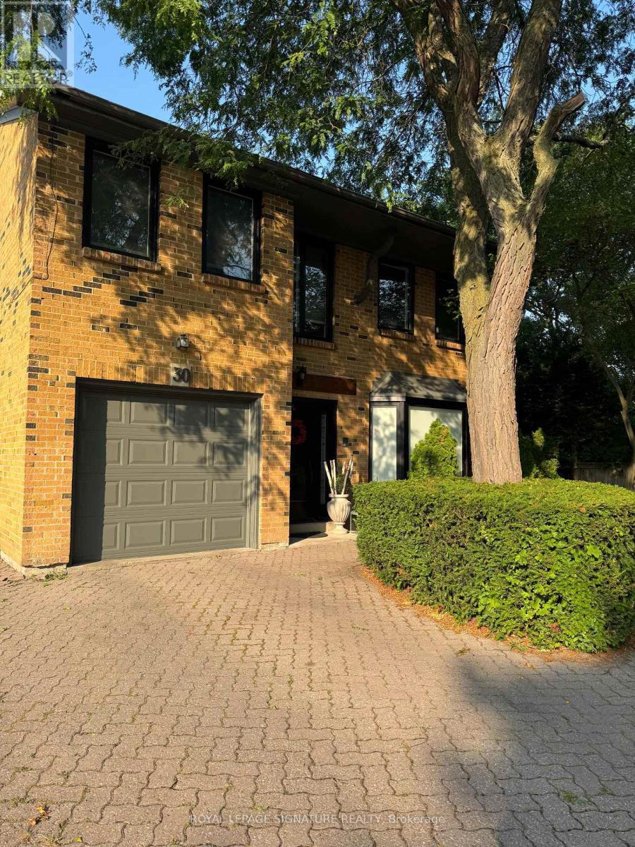 30 CHISWELL CRESCENT, Toronto, Ontario