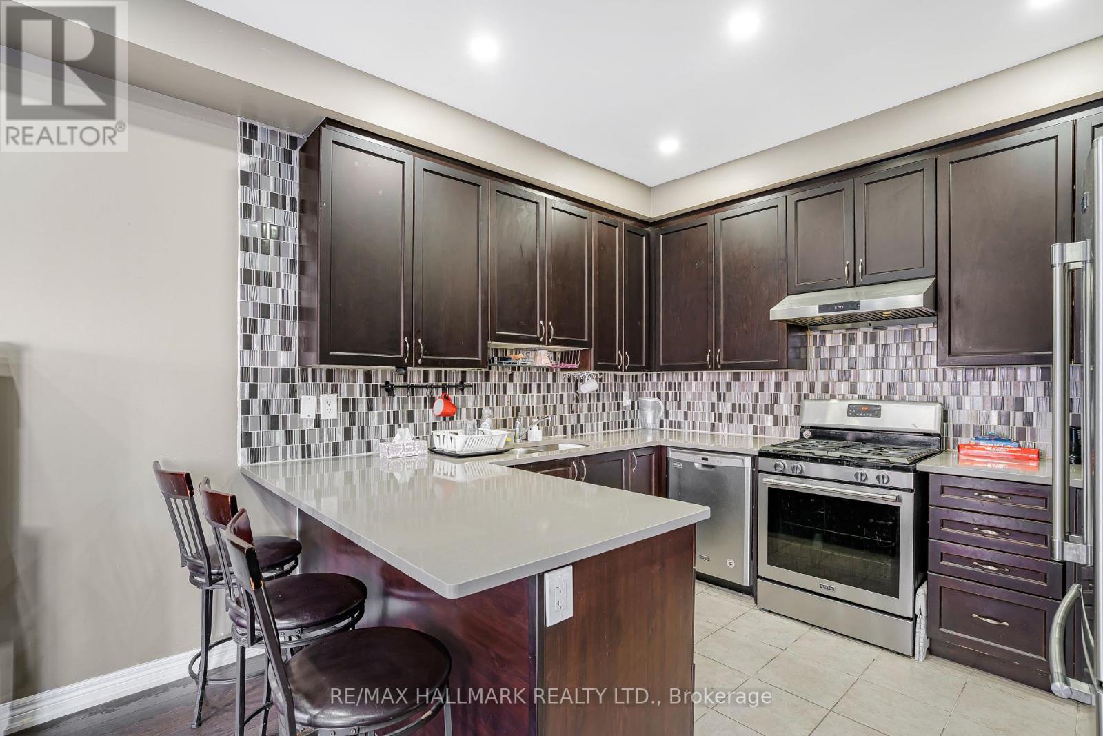2 Telstar Way, Whitby, Ontario  L1M 0G2 - Photo 18 - E12484250