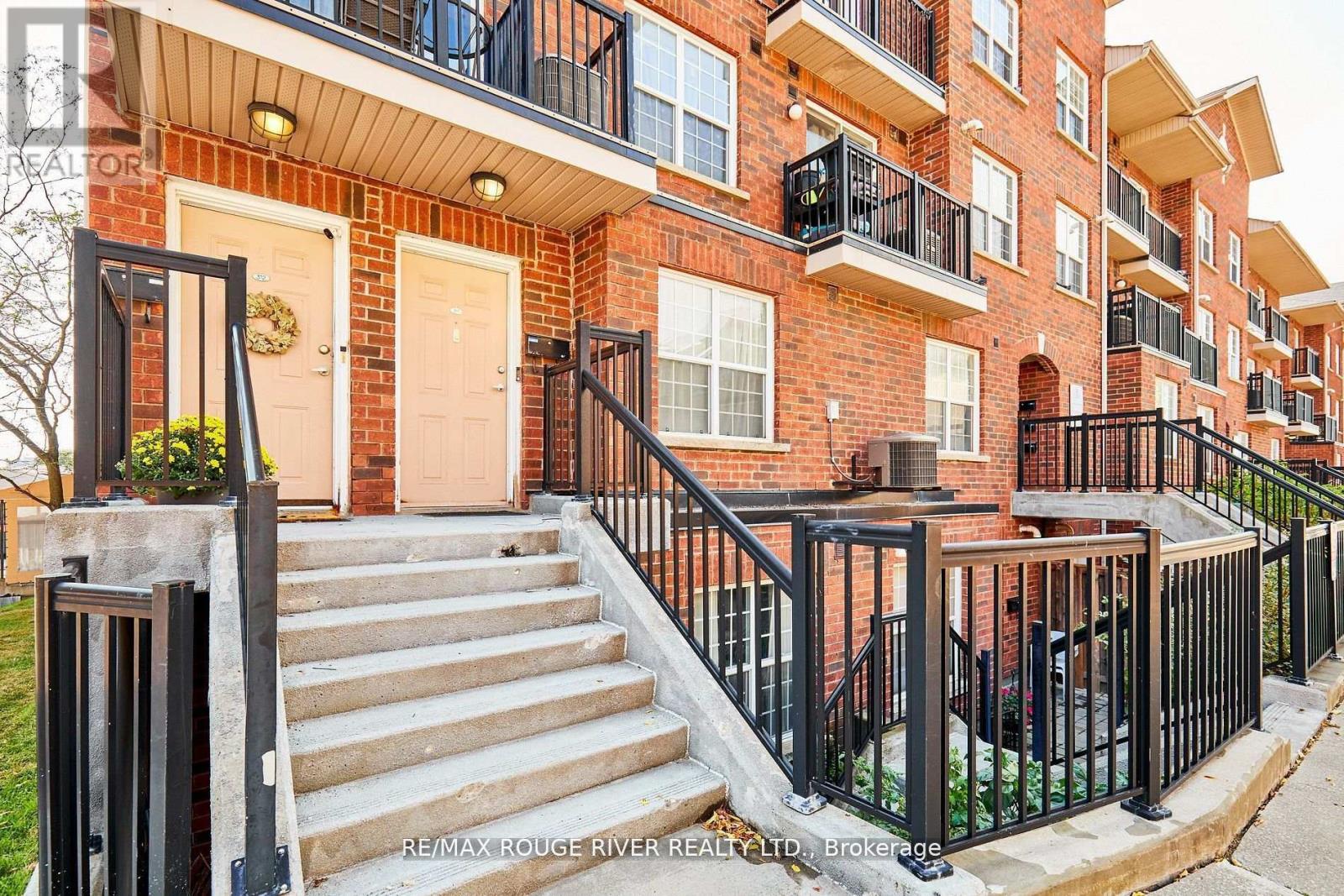 312 - 25 Strangford Lane, Toronto, Ontario  M1L 0E4 - Photo 2 - E12484275