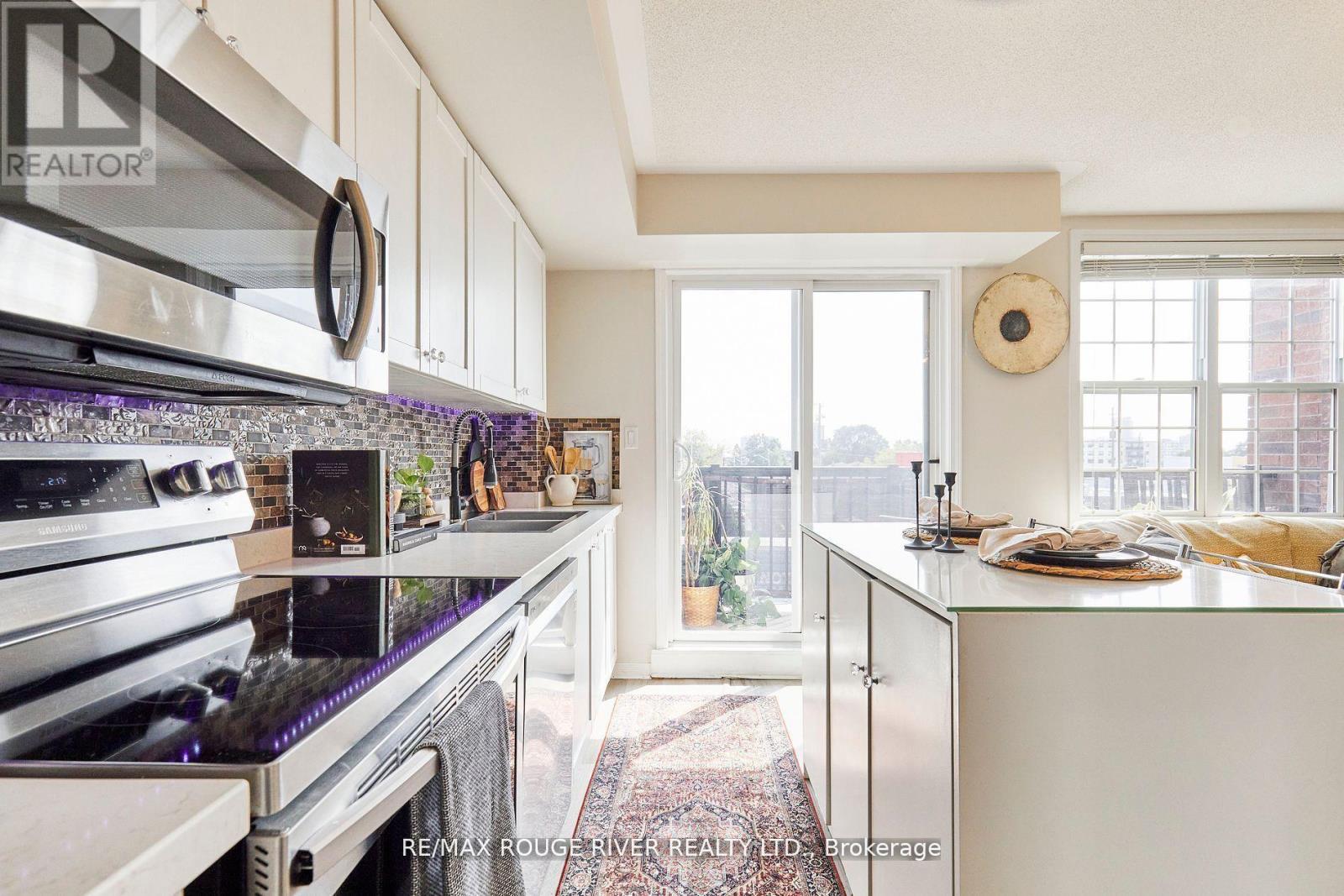 312 - 25 Strangford Lane, Toronto, Ontario  M1L 0E4 - Photo 4 - E12484275