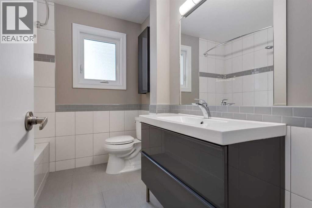 534 Cantrell Drive Sw, Calgary, Alberta  T2W 2K7 - Photo 16 - A2251782