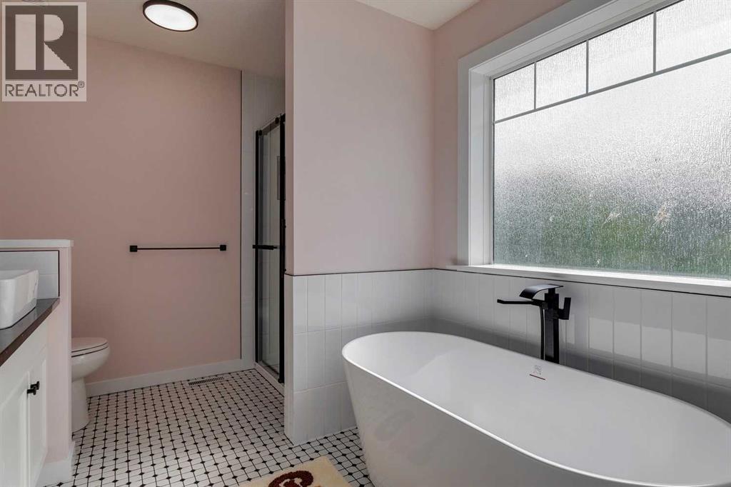 817 Crystal Beach Bay, Chestermere, Alberta  T1X 1J1 - Photo 27 - A2264334