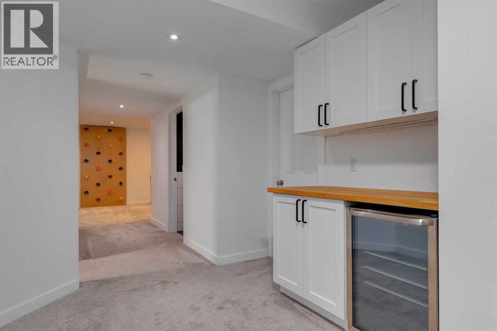 817 Crystal Beach Bay, Chestermere, Alberta  T1X 1J1 - Photo 37 - A2264334