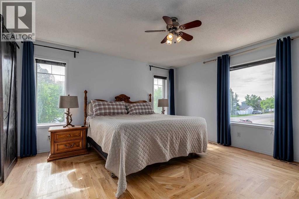 817 Crystal Beach Bay, Chestermere, Alberta  T1X 1J1 - Photo 22 - A2264334