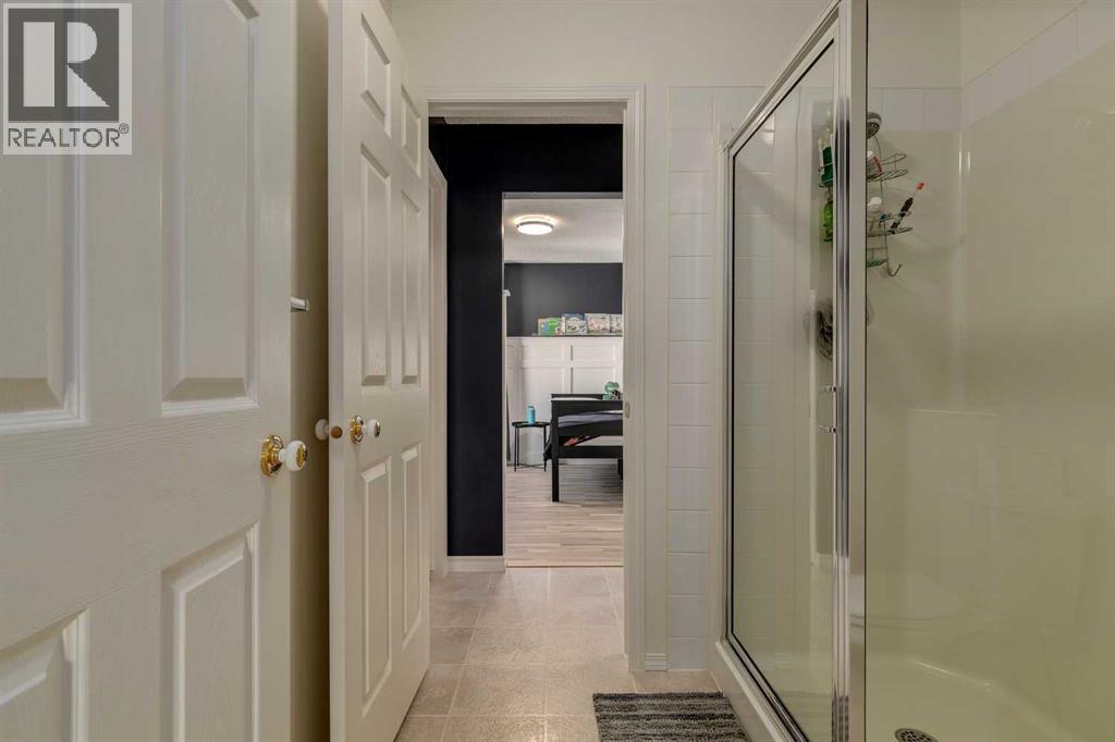 817 Crystal Beach Bay, Chestermere, Alberta  T1X 1J1 - Photo 32 - A2264334