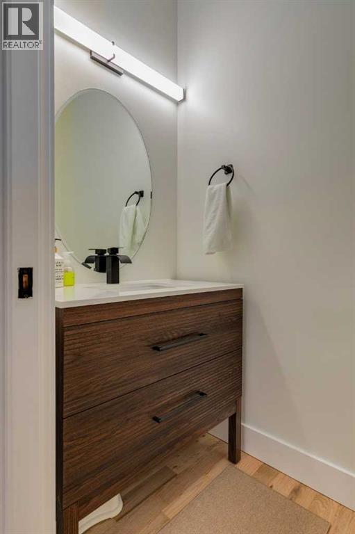 817 Crystal Beach Bay, Chestermere, Alberta  T1X 1J1 - Photo 7 - A2264334