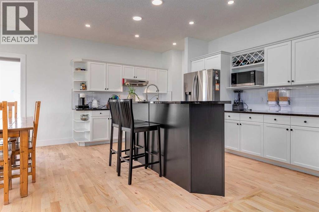 817 Crystal Beach Bay, Chestermere, Alberta  T1X 1J1 - Photo 14 - A2264334