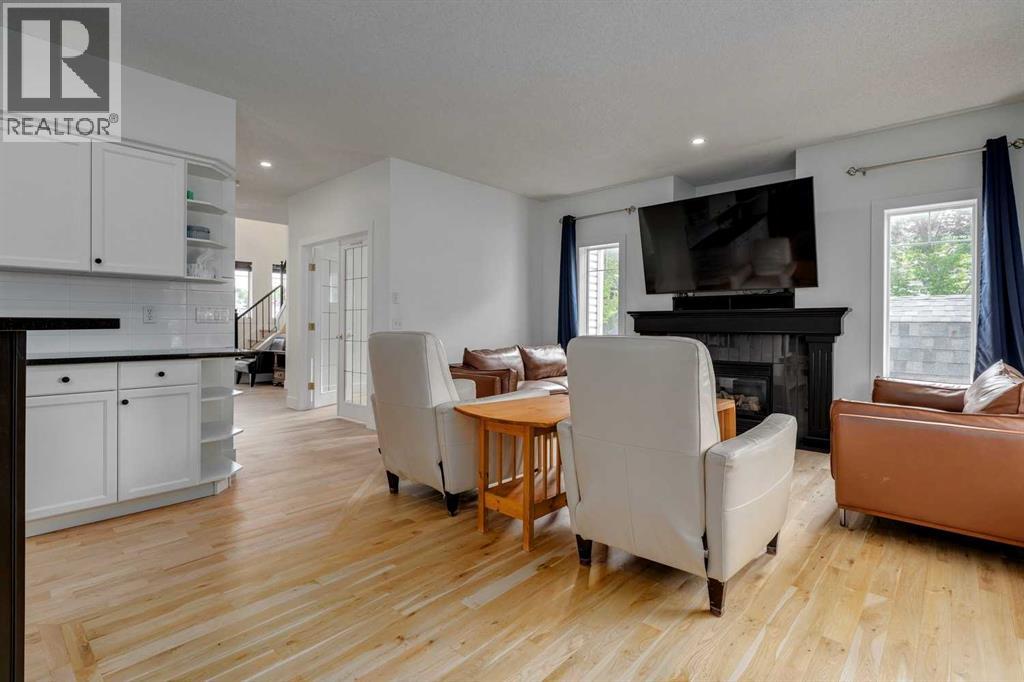 817 Crystal Beach Bay, Chestermere, Alberta  T1X 1J1 - Photo 11 - A2264334