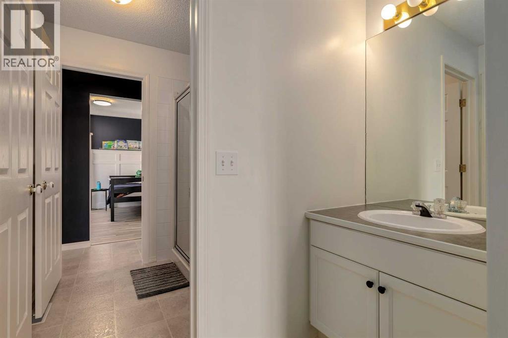 817 Crystal Beach Bay, Chestermere, Alberta  T1X 1J1 - Photo 31 - A2264334