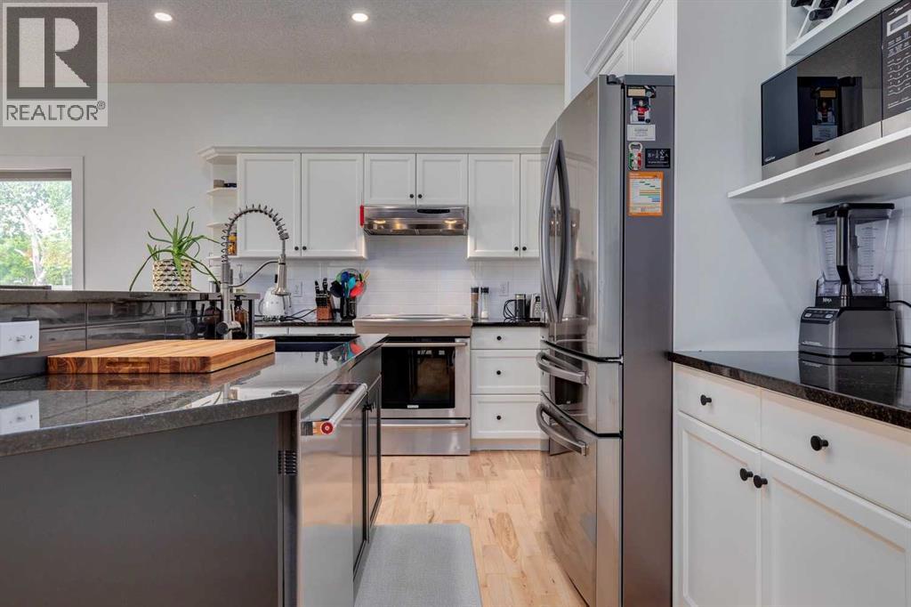 817 Crystal Beach Bay, Chestermere, Alberta  T1X 1J1 - Photo 13 - A2264334