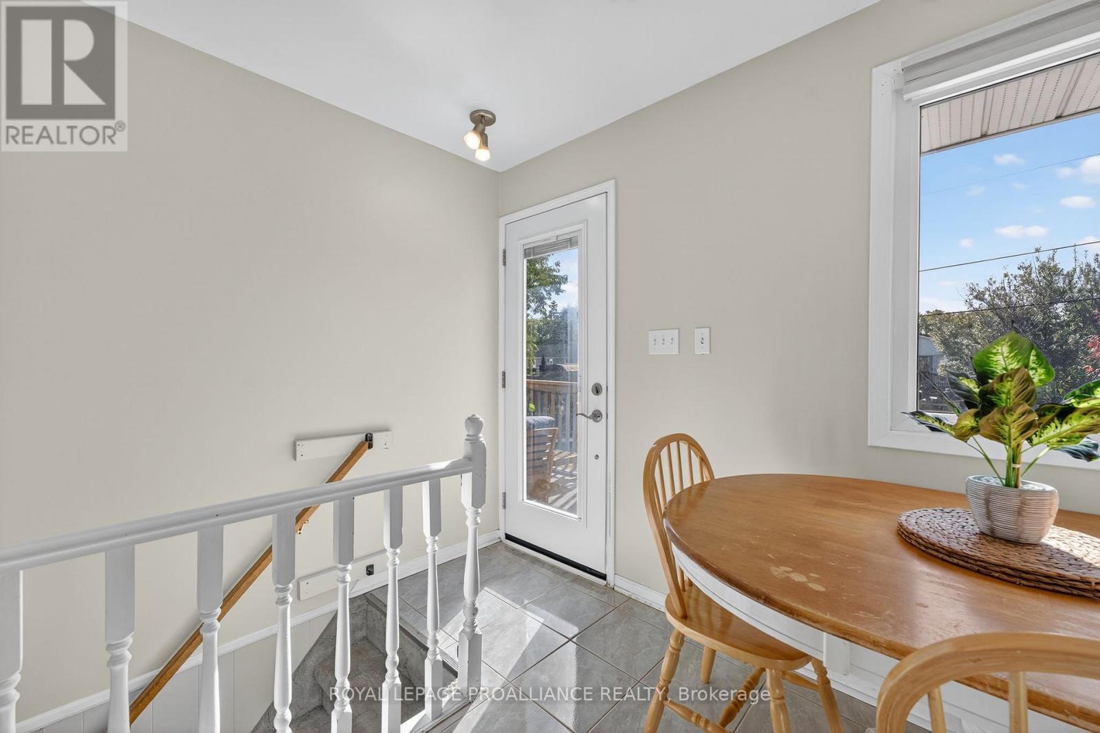 14 Chesterfield Drive, Loyalist (Amherstview), Ontario  K7N 1M2 - Photo 13 - X12484408