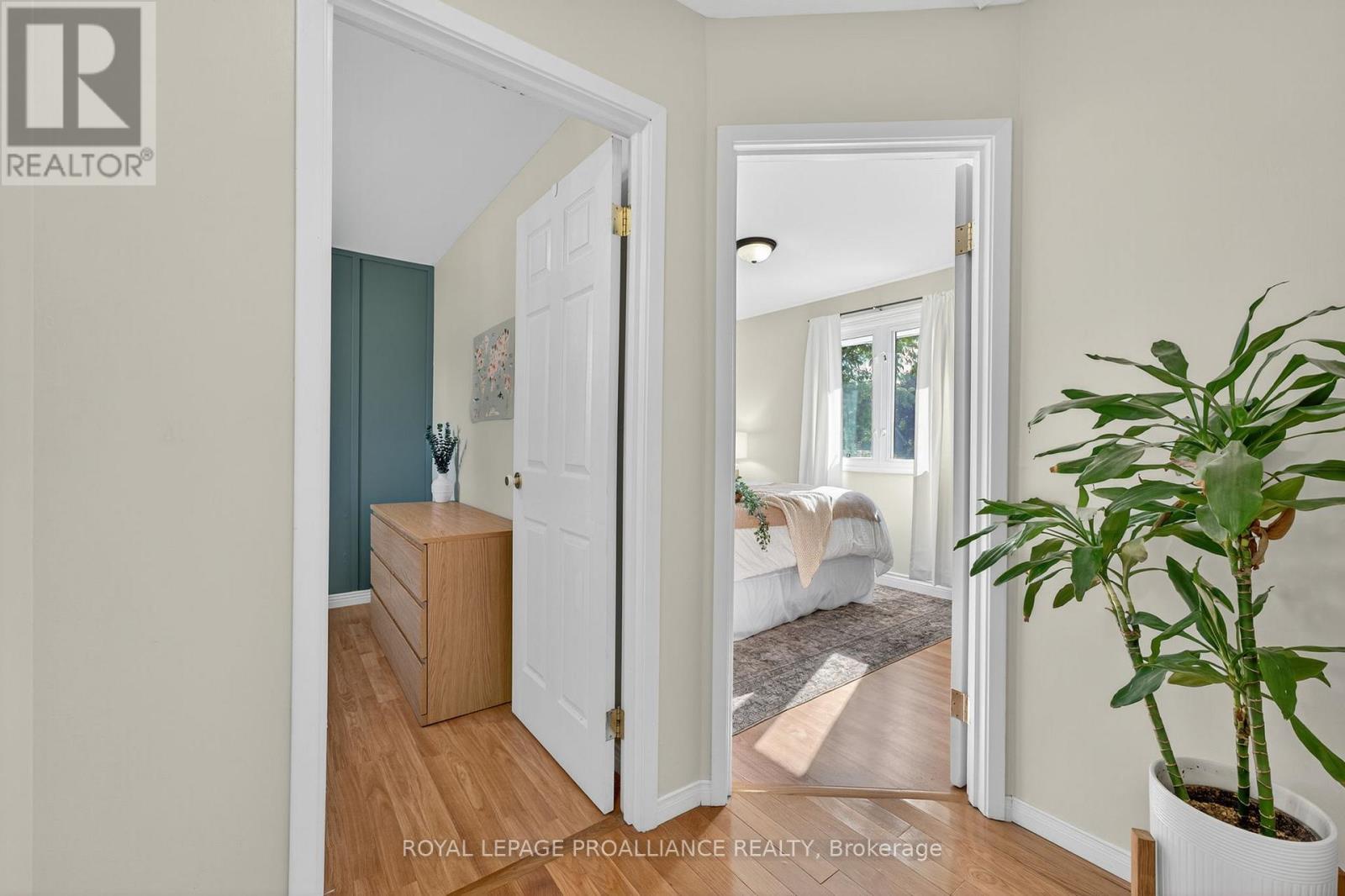 14 Chesterfield Drive, Loyalist (Amherstview), Ontario  K7N 1M2 - Photo 18 - X12484408