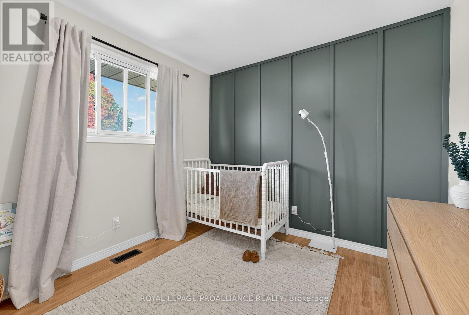 14 Chesterfield Drive, Loyalist (Amherstview), Ontario  K7N 1M2 - Photo 19 - X12484408