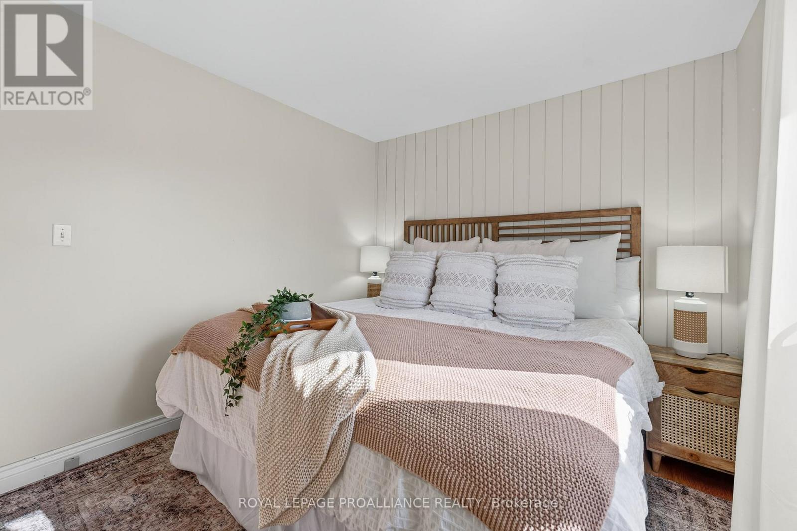 14 Chesterfield Drive, Loyalist (Amherstview), Ontario  K7N 1M2 - Photo 22 - X12484408