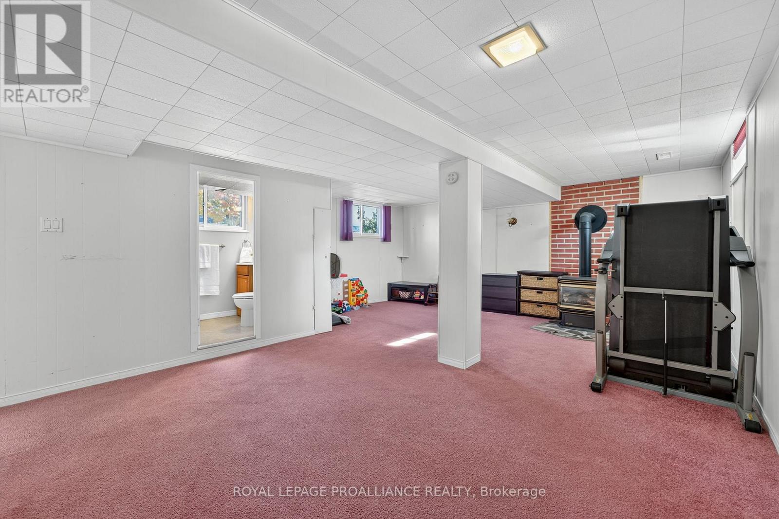 14 Chesterfield Drive, Loyalist (Amherstview), Ontario  K7N 1M2 - Photo 24 - X12484408