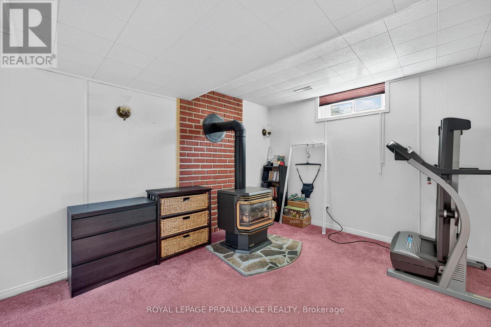 14 Chesterfield Drive, Loyalist (Amherstview), Ontario  K7N 1M2 - Photo 25 - X12484408