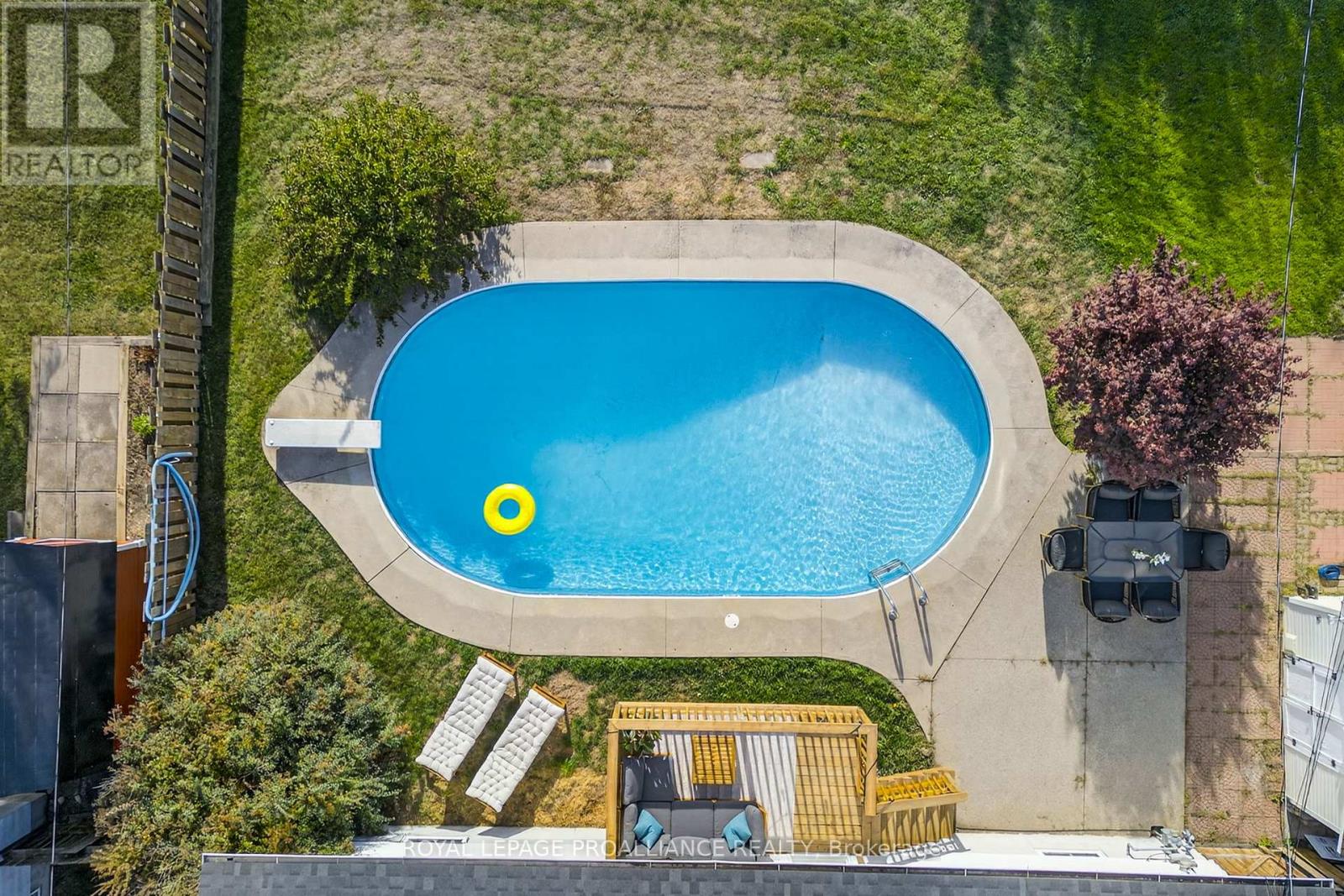 14 Chesterfield Drive, Loyalist (Amherstview), Ontario  K7N 1M2 - Photo 38 - X12484408