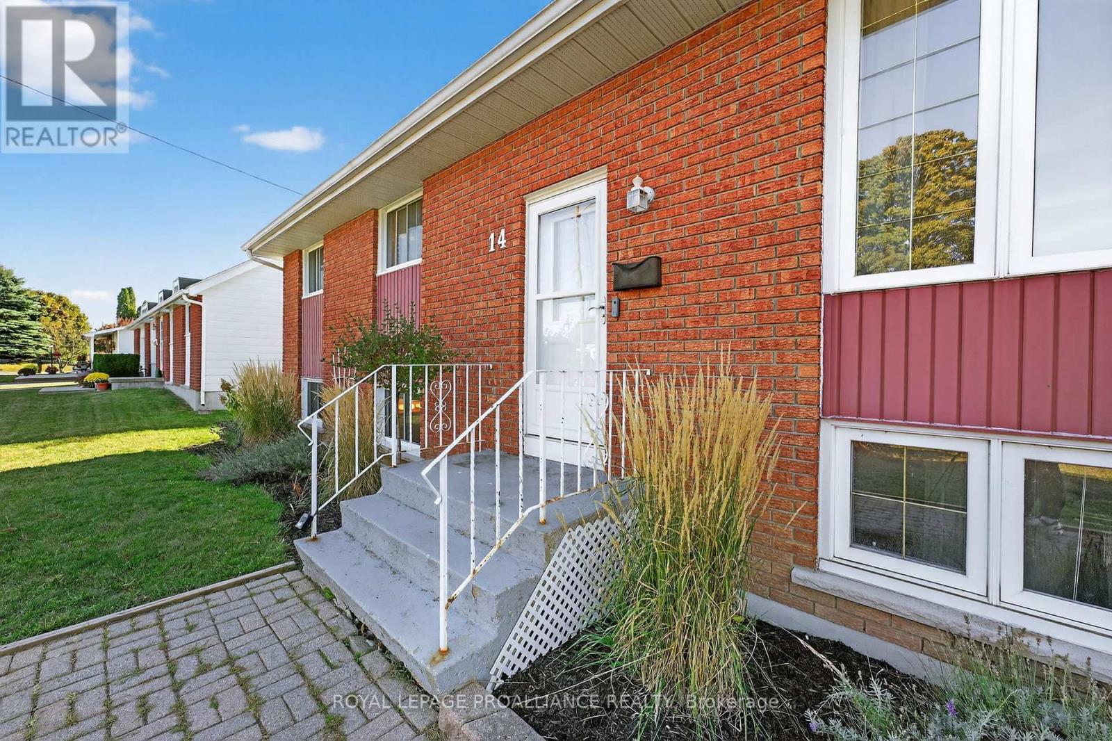 14 Chesterfield Drive, Loyalist (Amherstview), Ontario  K7N 1M2 - Photo 5 - X12484408