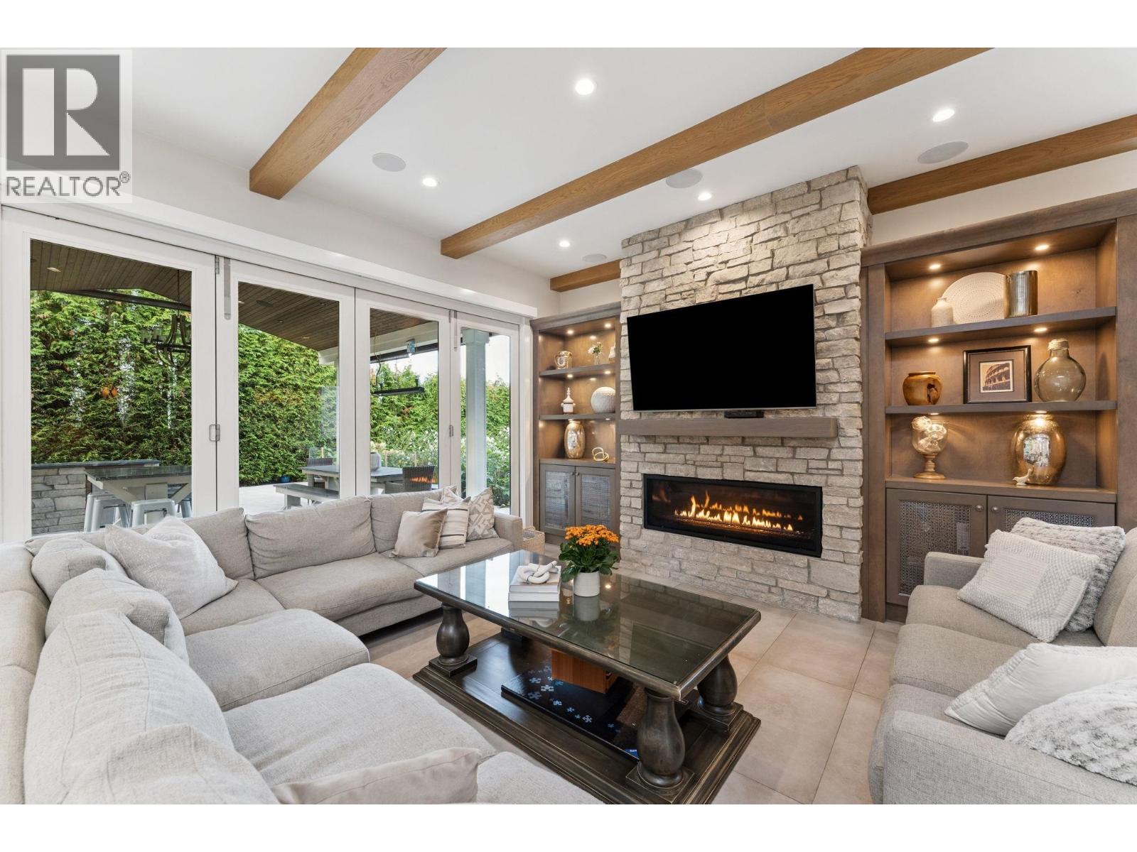 7863 Walmsley Court, Burnaby, British Columbia  V5E 3X3 - Photo 5 - R3062005