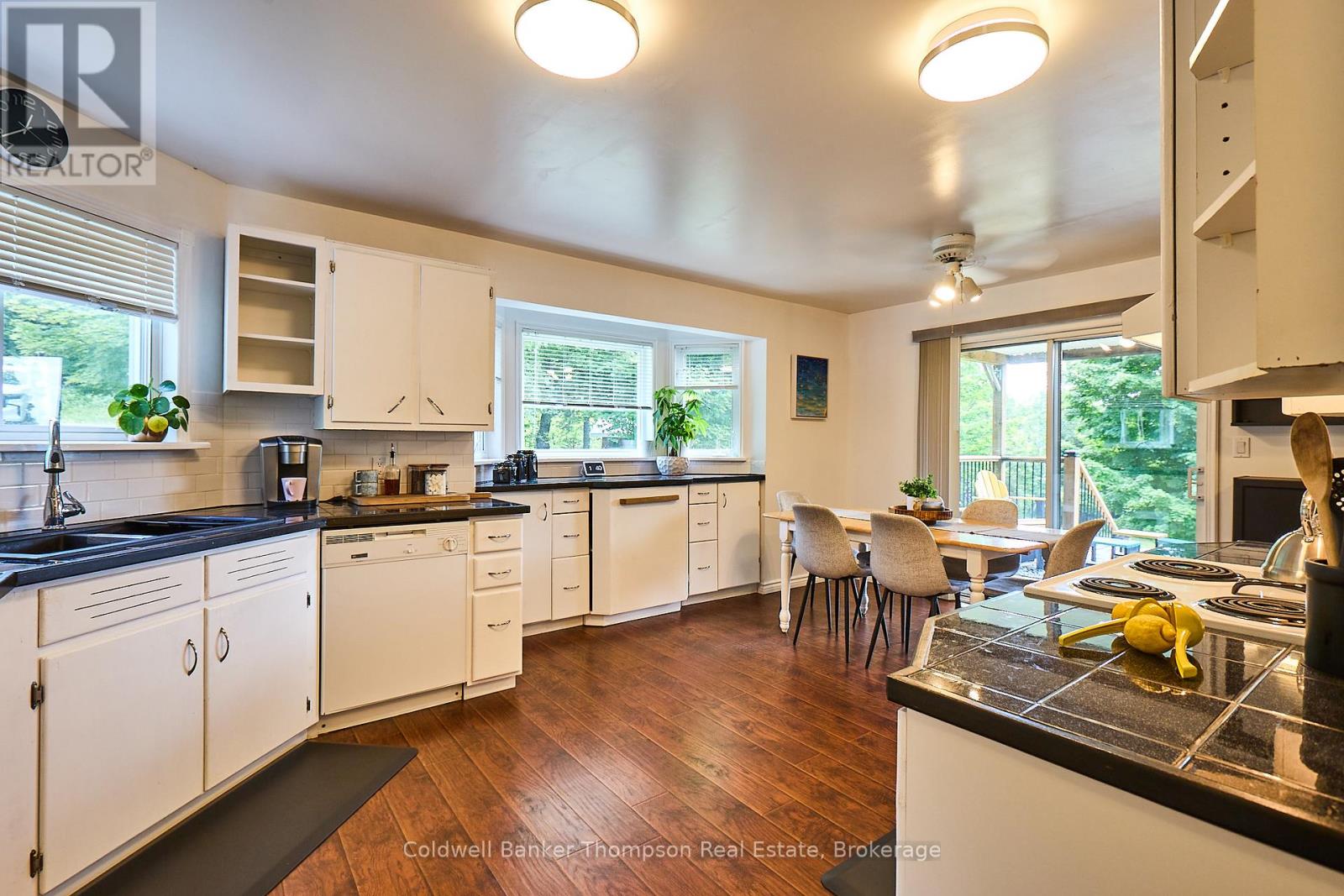 550 Valley View Road, Strong, Ontario  P0A 1Z0 - Photo 4 - X12484387