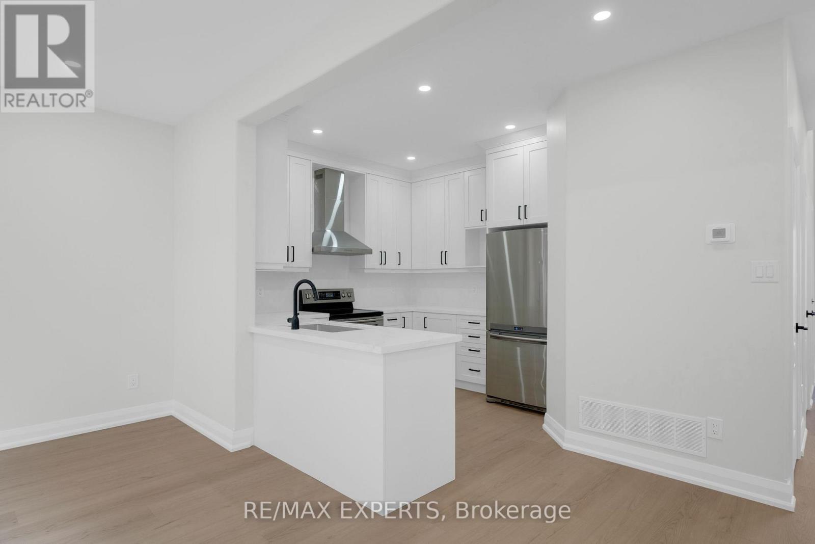 61 Wallace Street, New Tecumseth, Ontario  L9R 2G6 - Photo 10 - N12484278