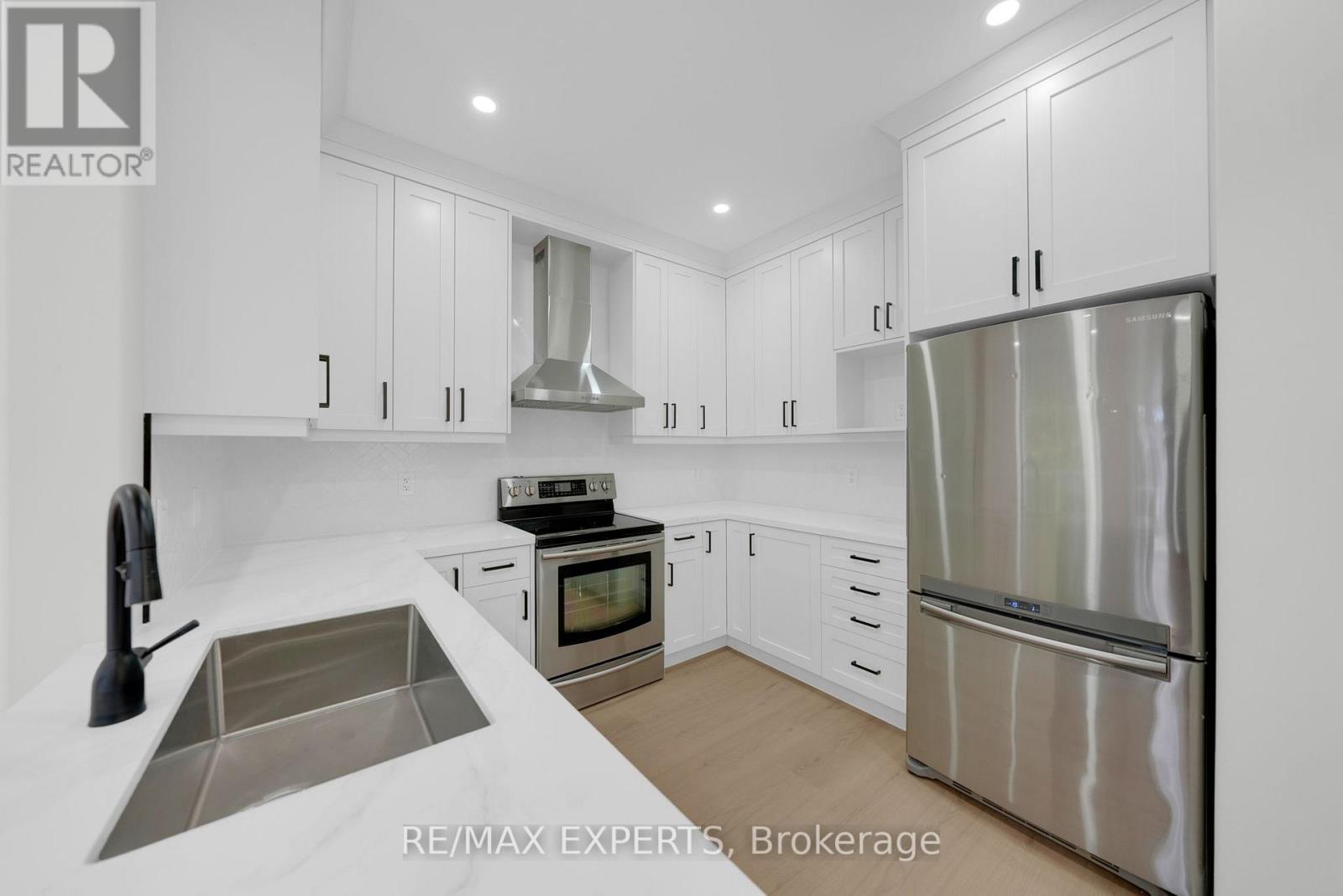 61 Wallace Street, New Tecumseth, Ontario  L9R 2G6 - Photo 12 - N12484278